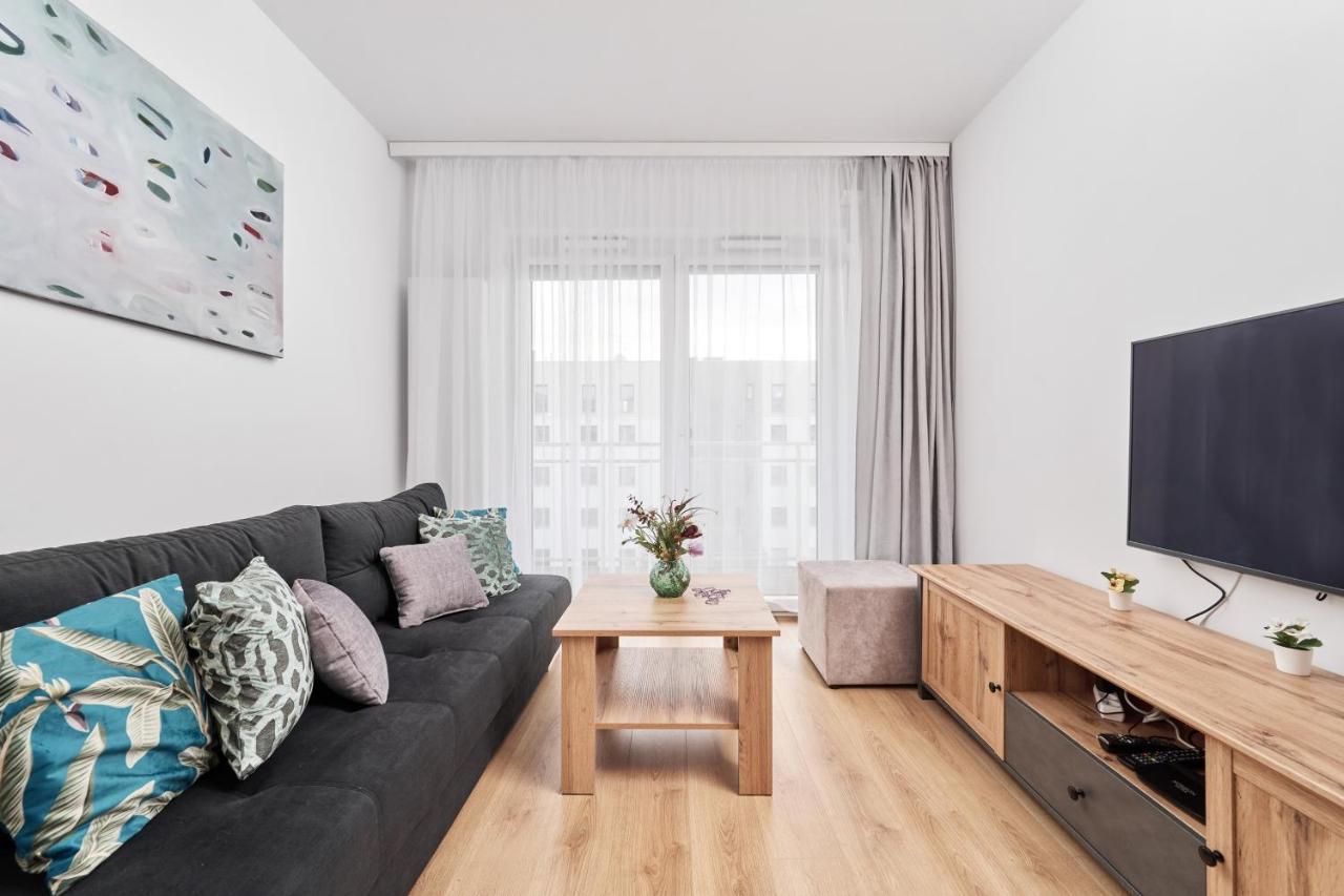 Apartment Wichrowa With Free Garage Wroclaw By Noclegi Renters Exterior photo