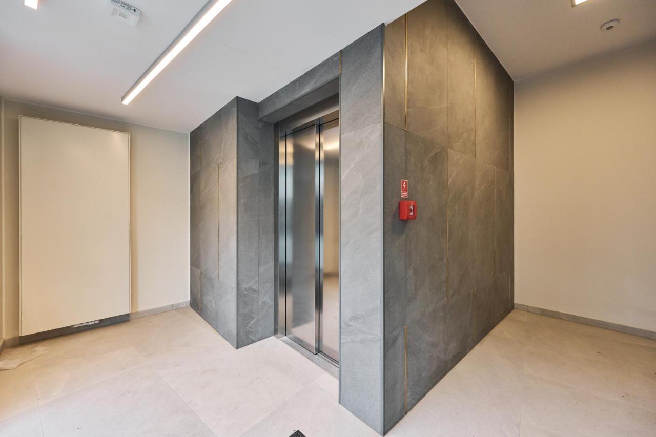 Apartment Wichrowa With Free Garage Wroclaw By Noclegi Renters Exterior photo